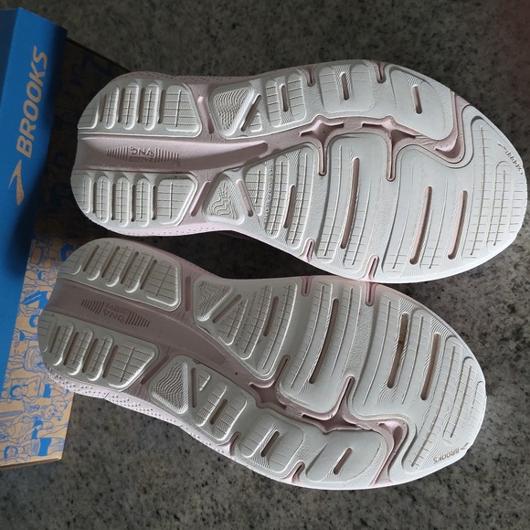 Brooks Cream Neutral Sneakers with Breathable Mesh Uppers! - Picture 7 of 7